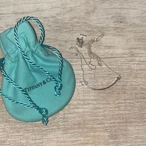 100% AUTHENTIC brand new never worn Tiffany & Co smile necklace